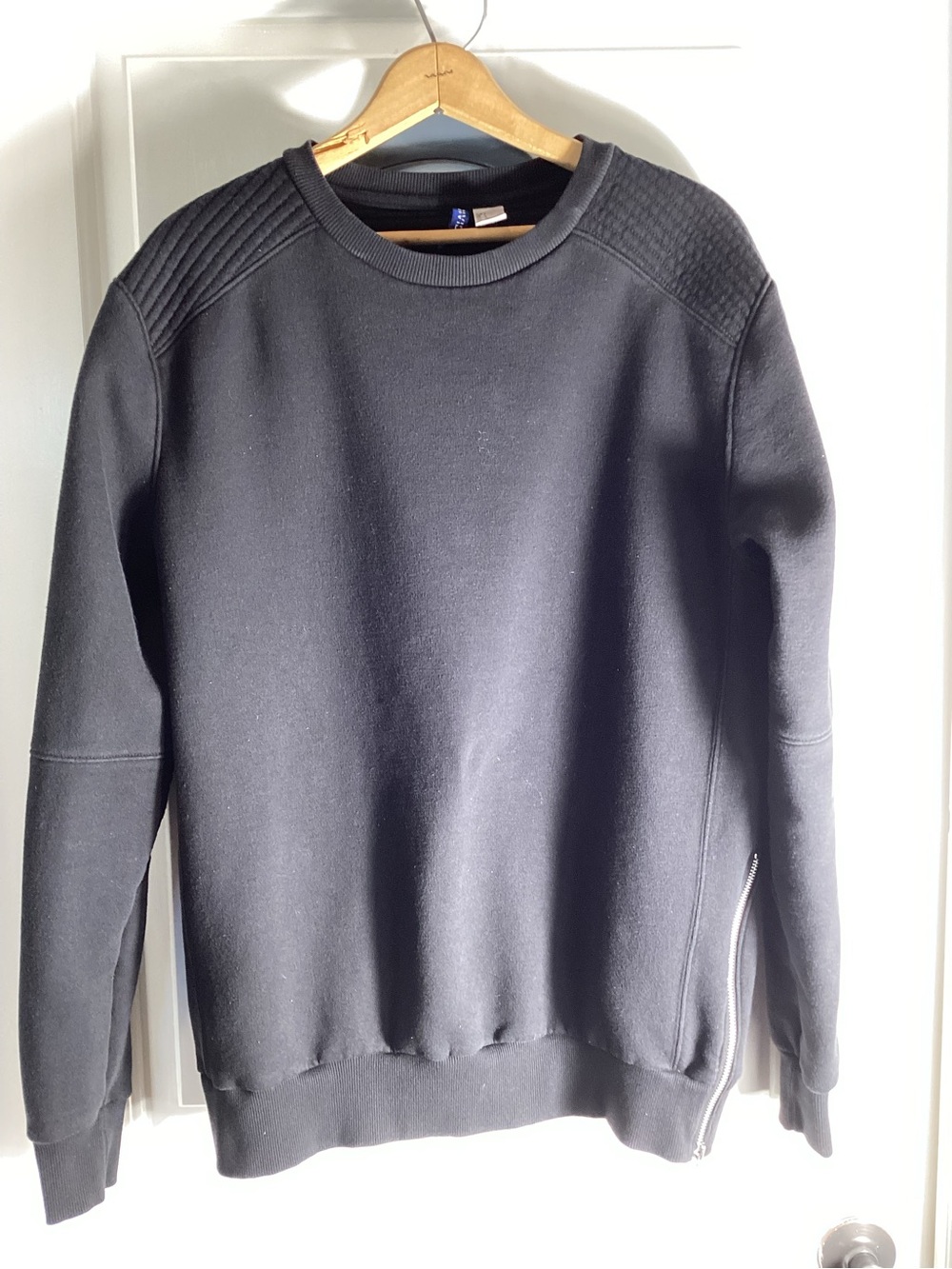 Divided Black Quilted-Shoulder Crewneck Sweat shirt with Side Zip